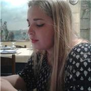 Laureata in lingue offre lezioni di inglese online per studenti di scuole medie e superiori